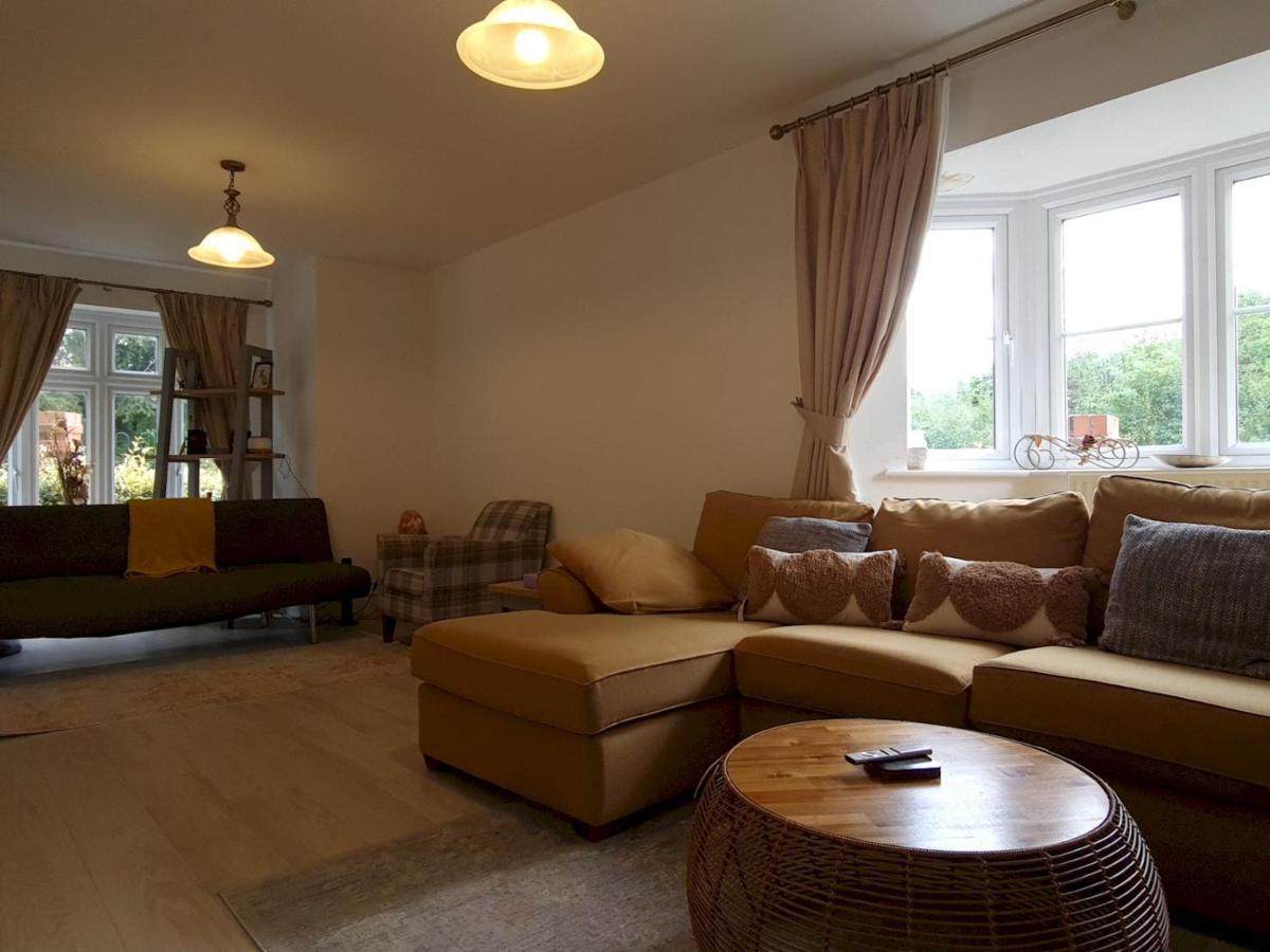 Pass The Keys Well Located Modern 5 Bedroom House Birmingam Exterior foto