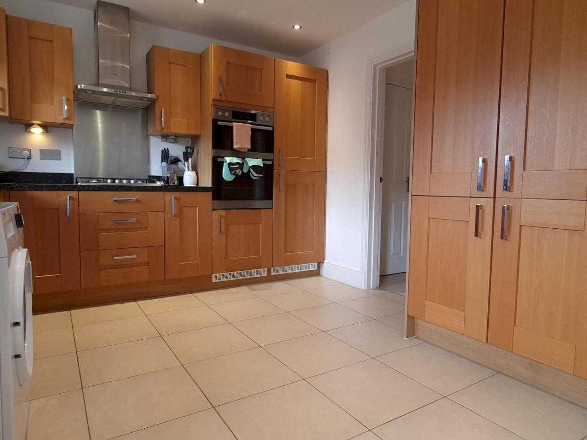 Pass The Keys Well Located Modern 5 Bedroom House Birmingam Exterior foto